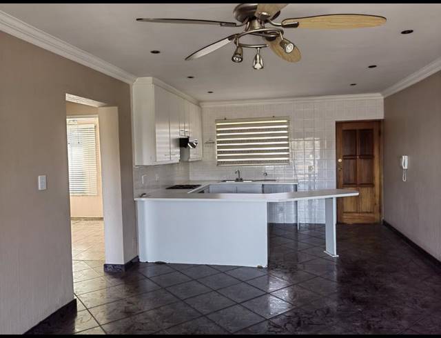 2 BEDROOM TOWNHOUSE FOR SALE IN RACEVIEW